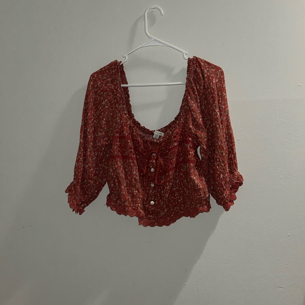 Off the shoulder American eagle shirt